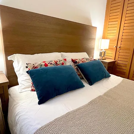 Apartment Pierre Charron L Paris